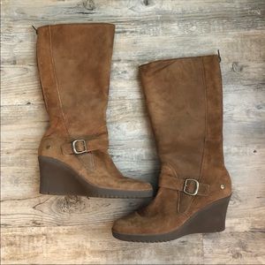 UGG Wedge leather and sheepskin boots size 11